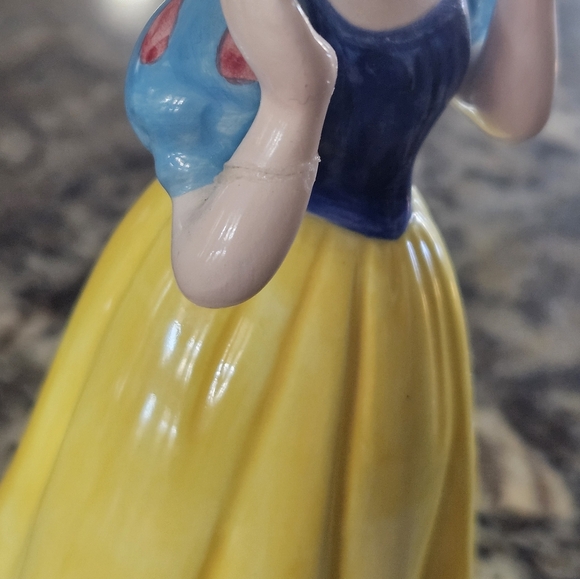 VINTAGE Snow White Ceramic Figurine - Picture 1 of 8